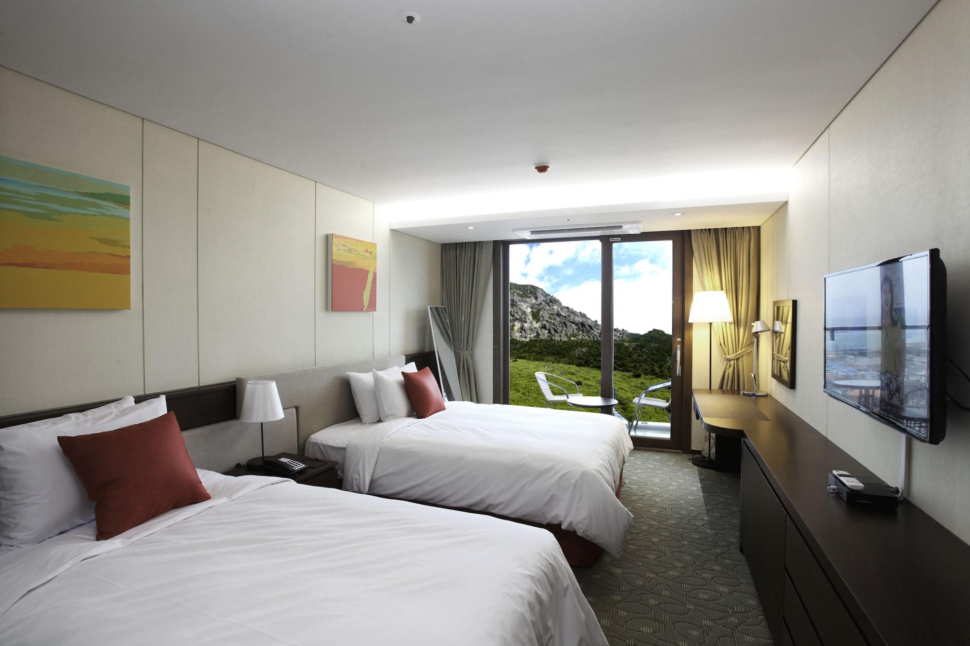 Ramada By Wyndham Hamdeok Hotel 4*