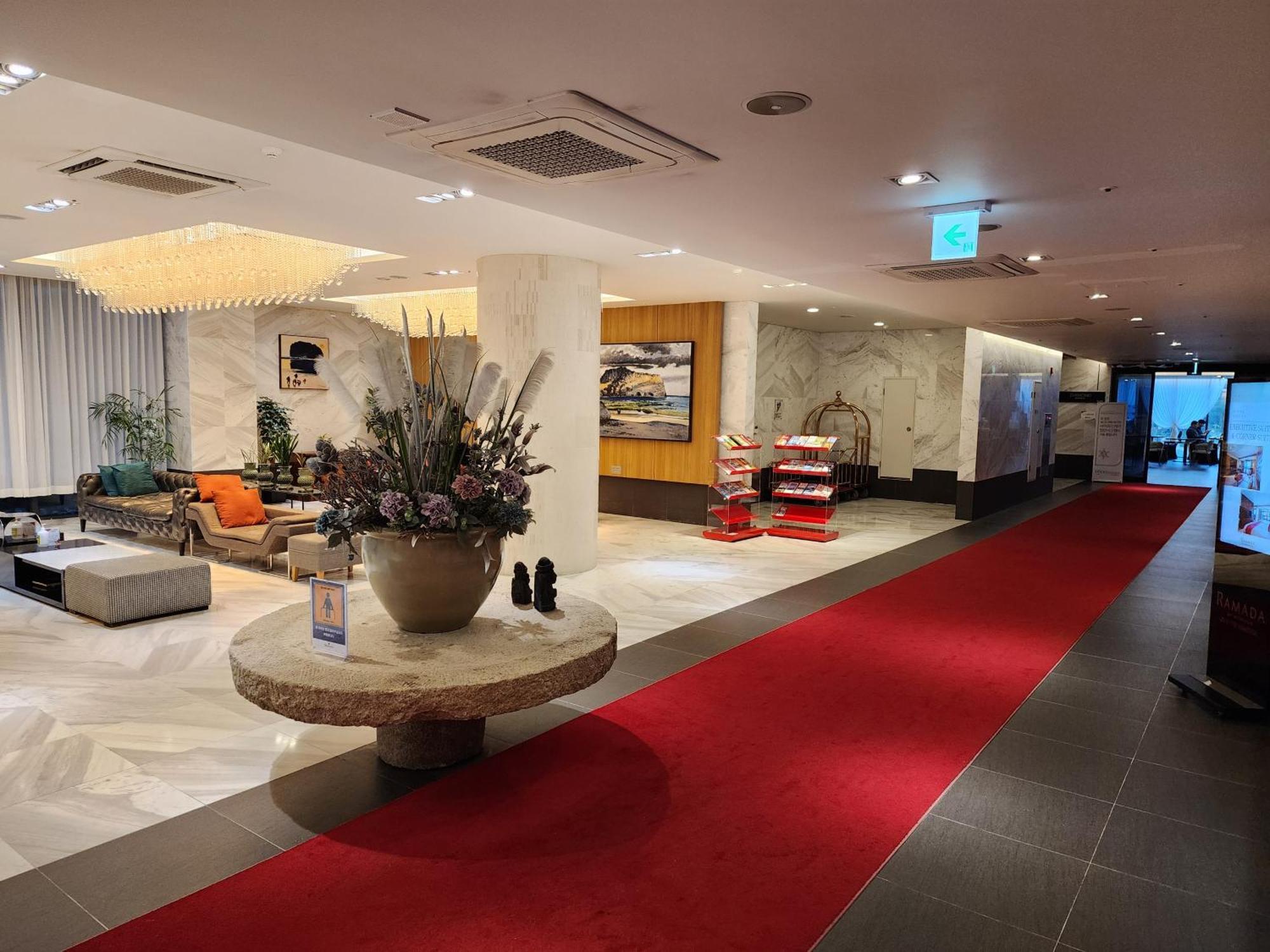 Ramada By Wyndham Hamdeok 4*