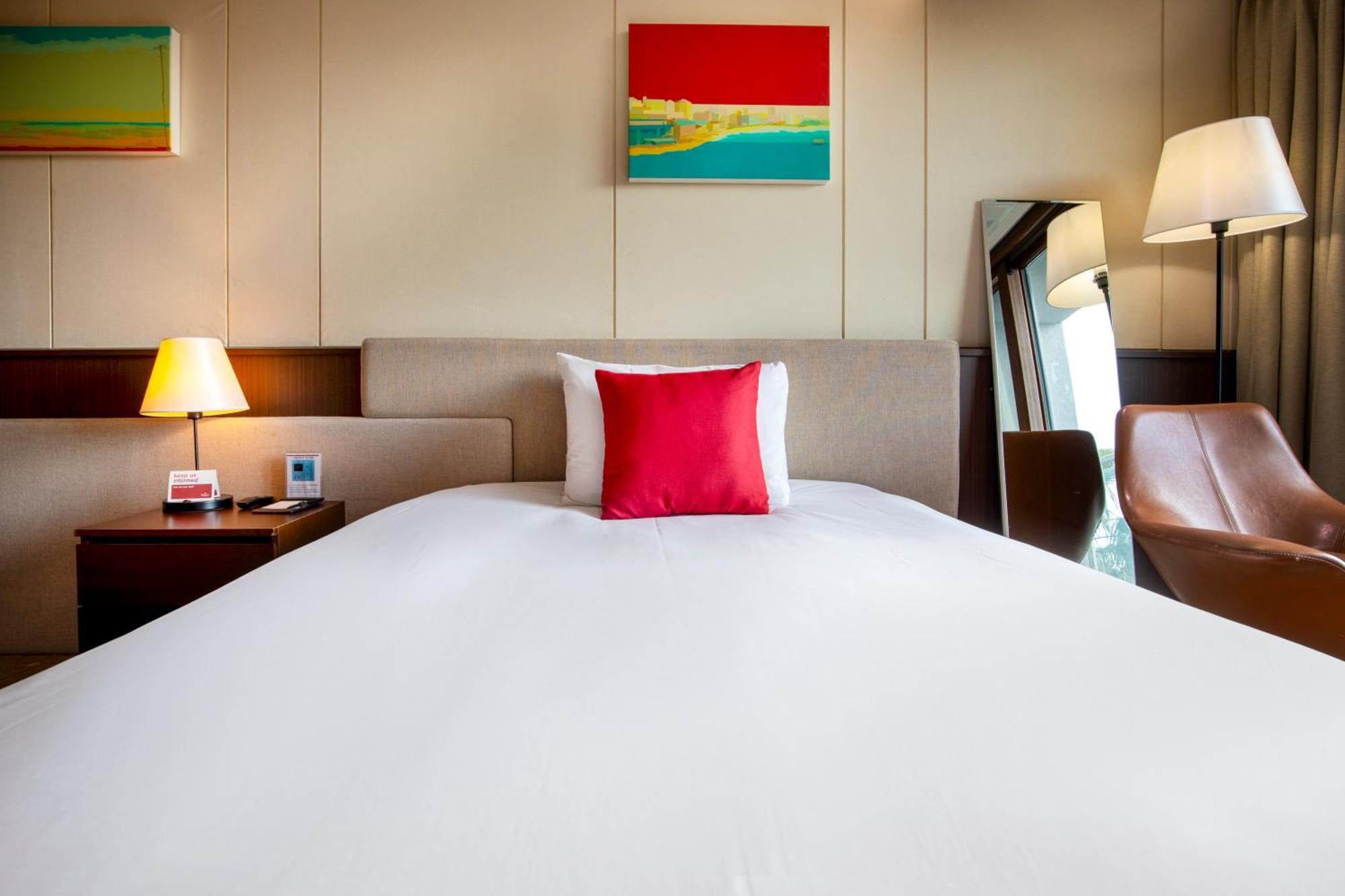 Ramada By Wyndham Hamdeok Hotel