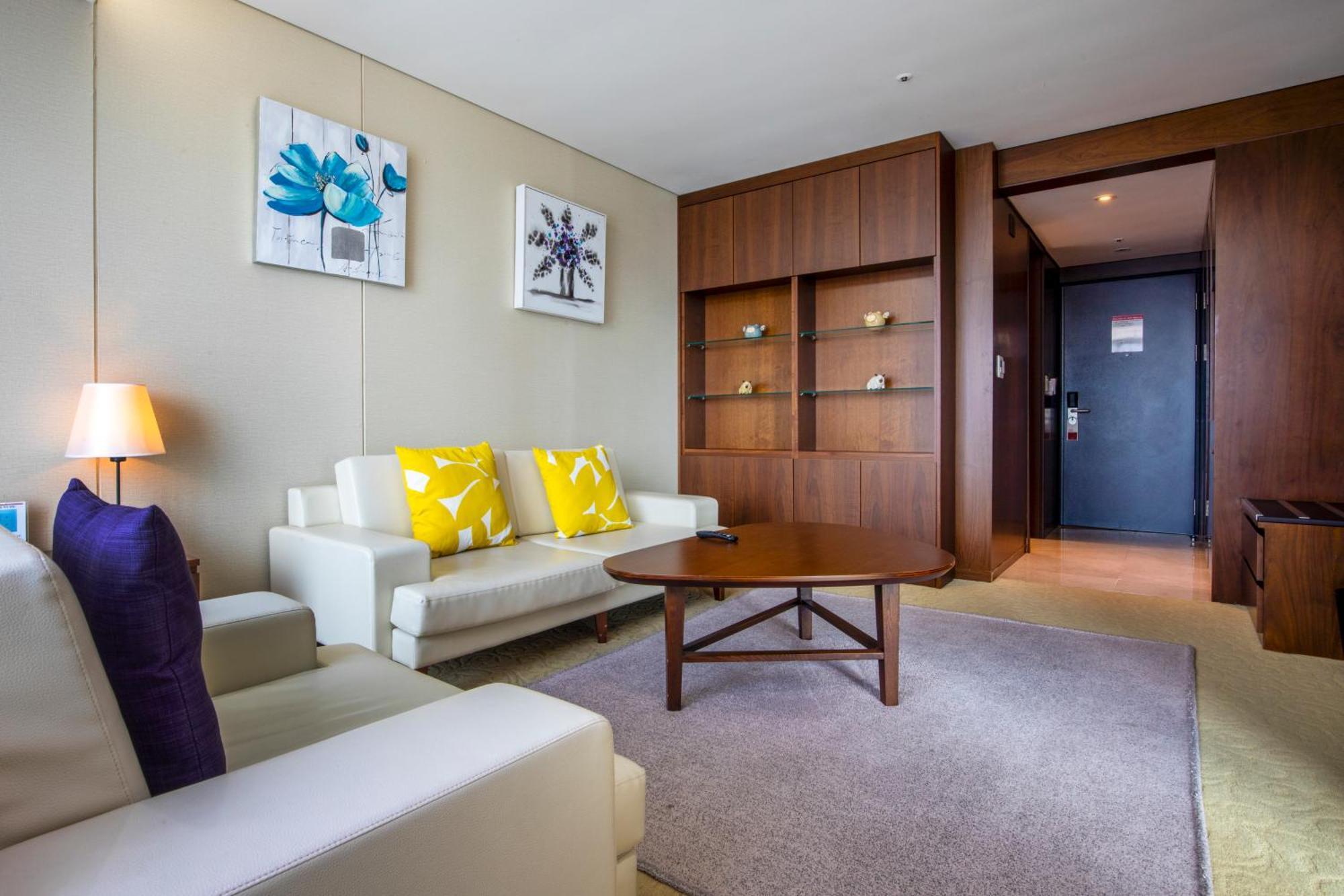 Ramada By Wyndham Hamdeok Hotel Jeju