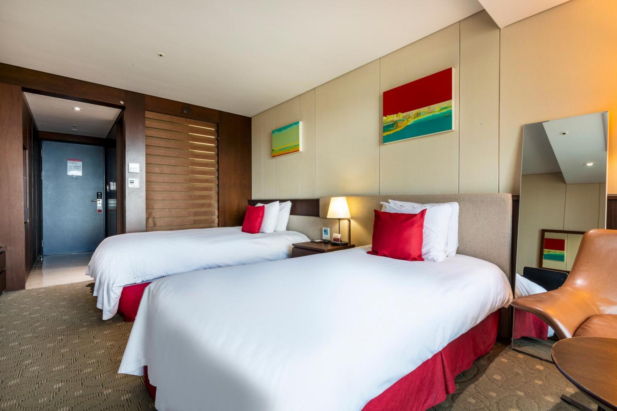 Ramada By Wyndham Hamdeok Hotel 4*