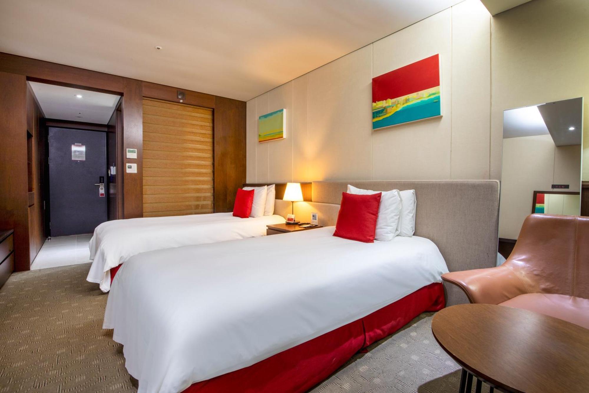 Ramada By Wyndham Hamdeok 4*
