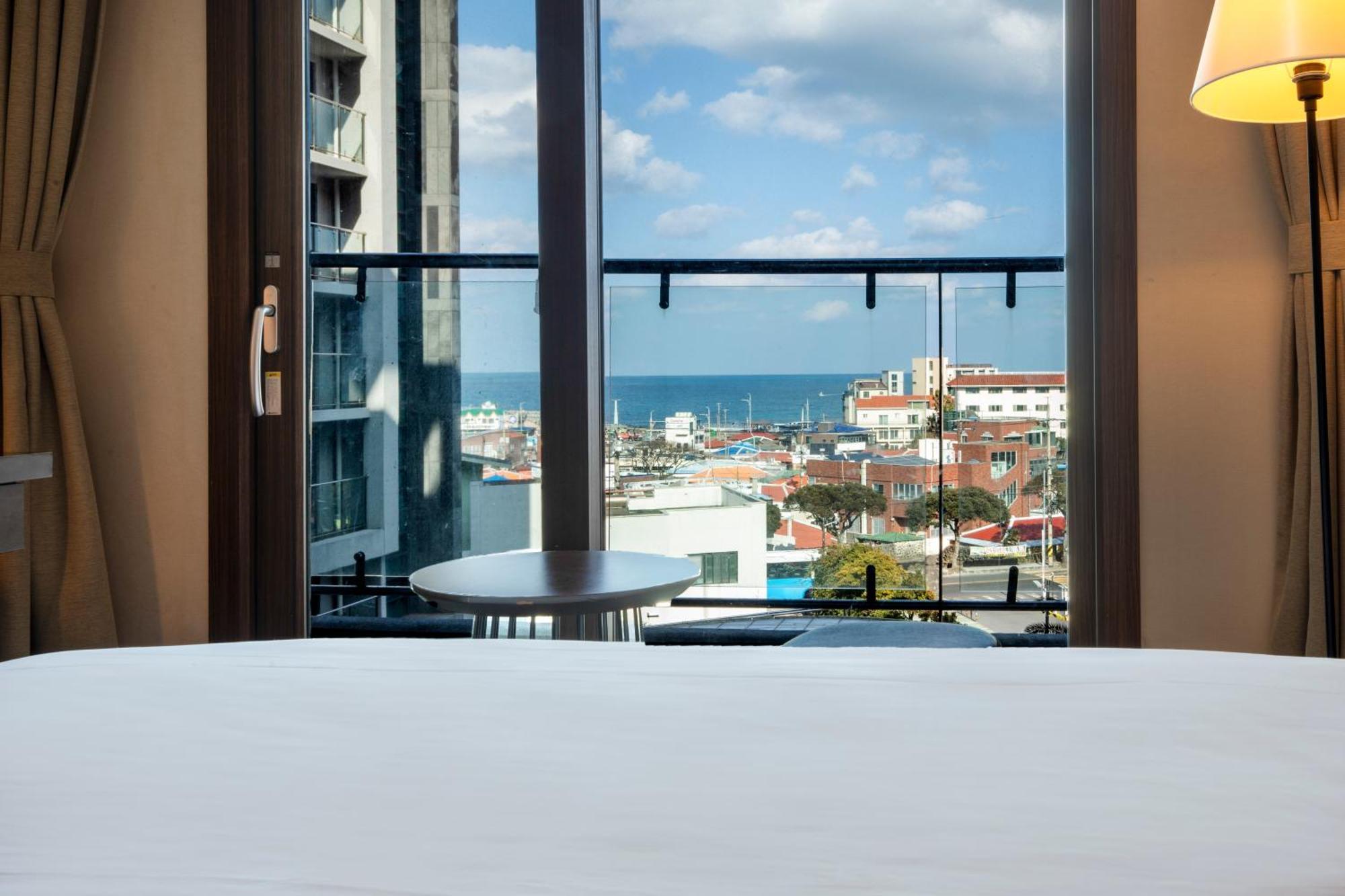 Hotel Ramada By Wyndham Hamdeok