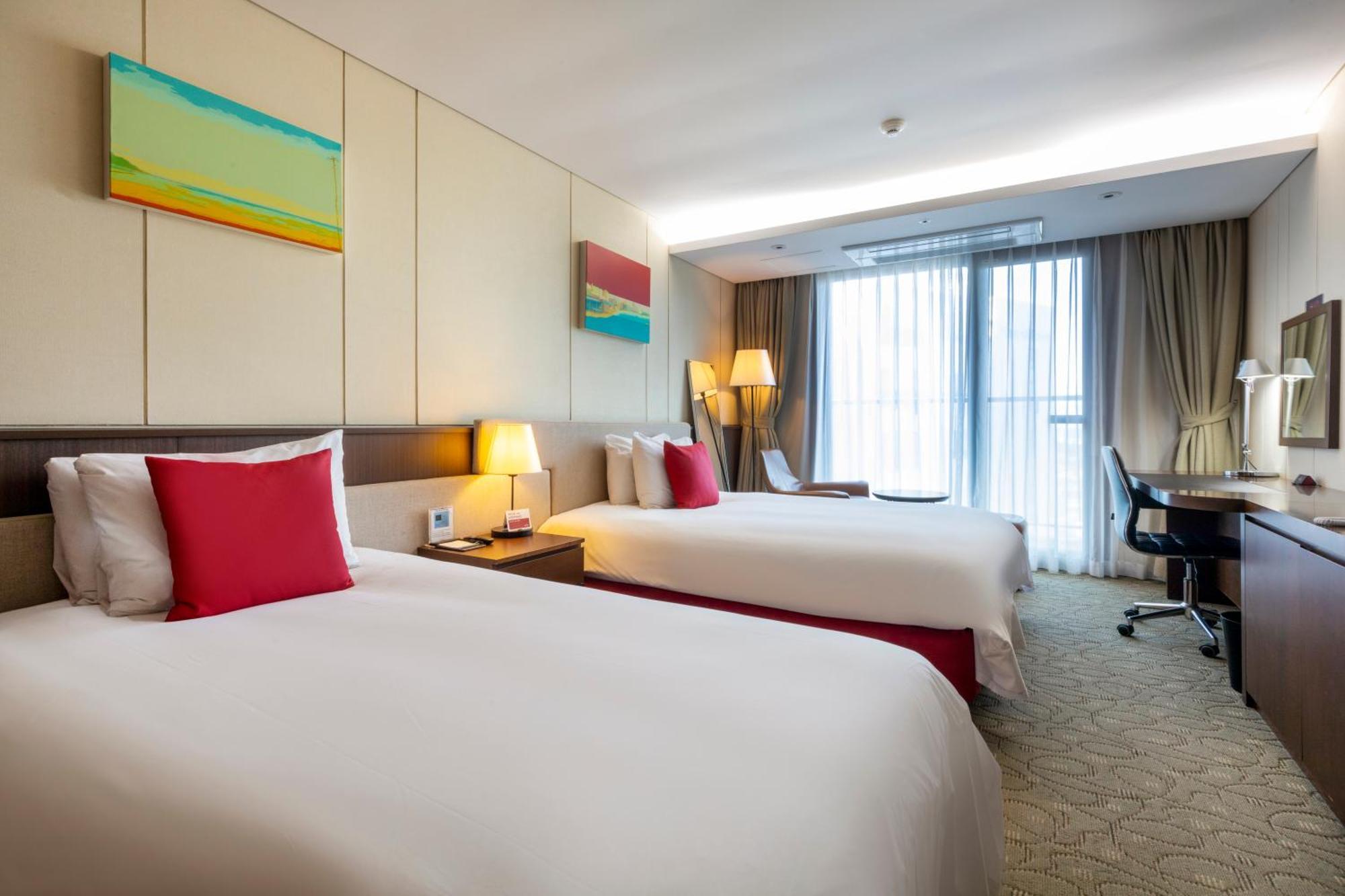 Hotel Ramada By Wyndham Hamdeok 4*