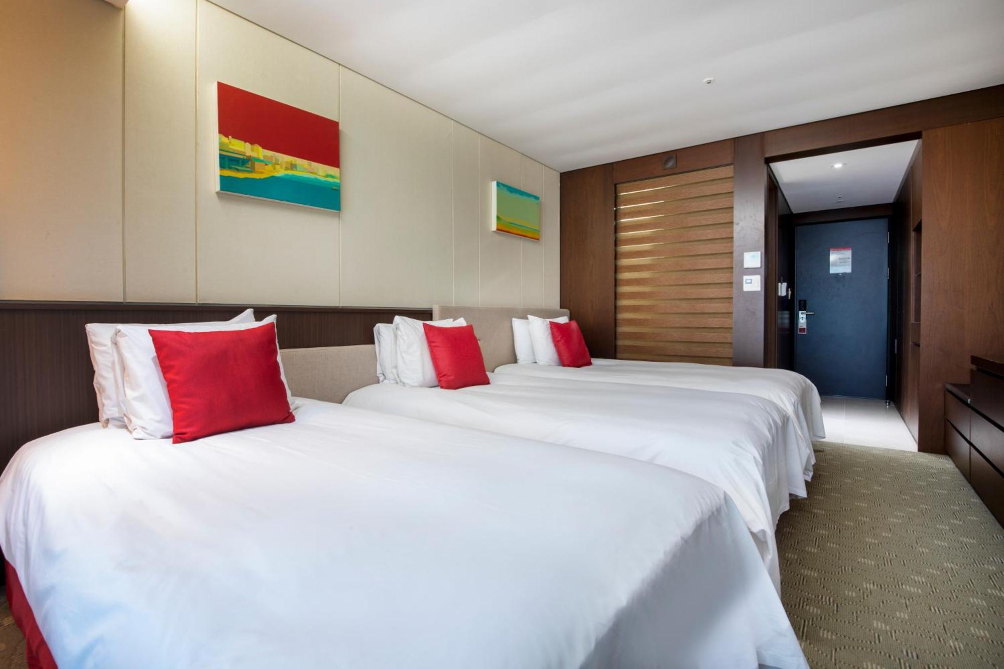 Ramada By Wyndham Hamdeok Hotel Jeju