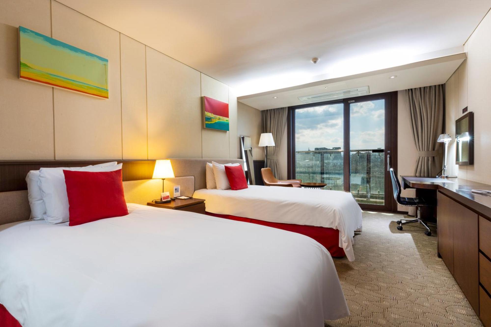 Ramada By Wyndham Hamdeok Jeju
